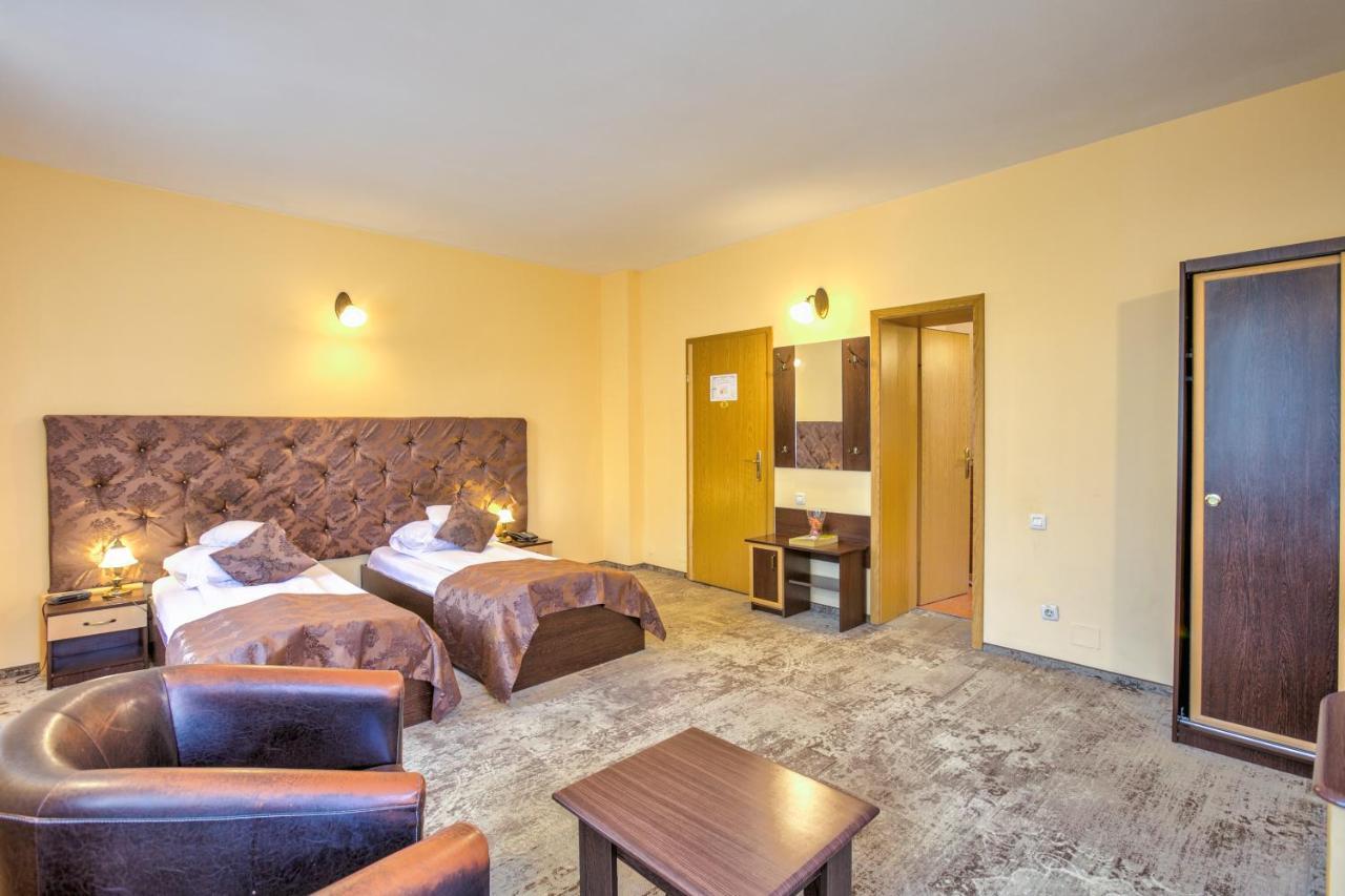 Pensiunea Ambient Braşov Exterior foto