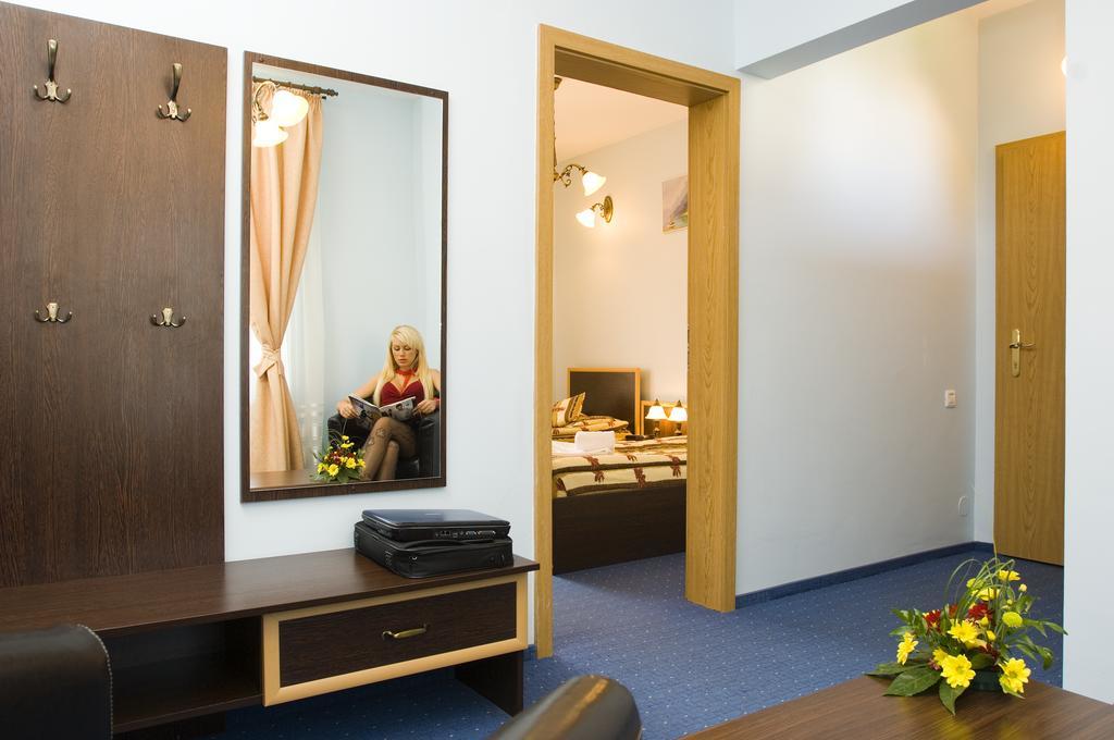 Pensiunea Ambient Braşov Habitación foto